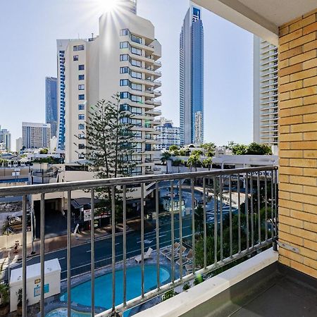 Bunk Surfers Paradise International Backpacker Hostel (Adults Only) Gold Coast Eksteriør billede
