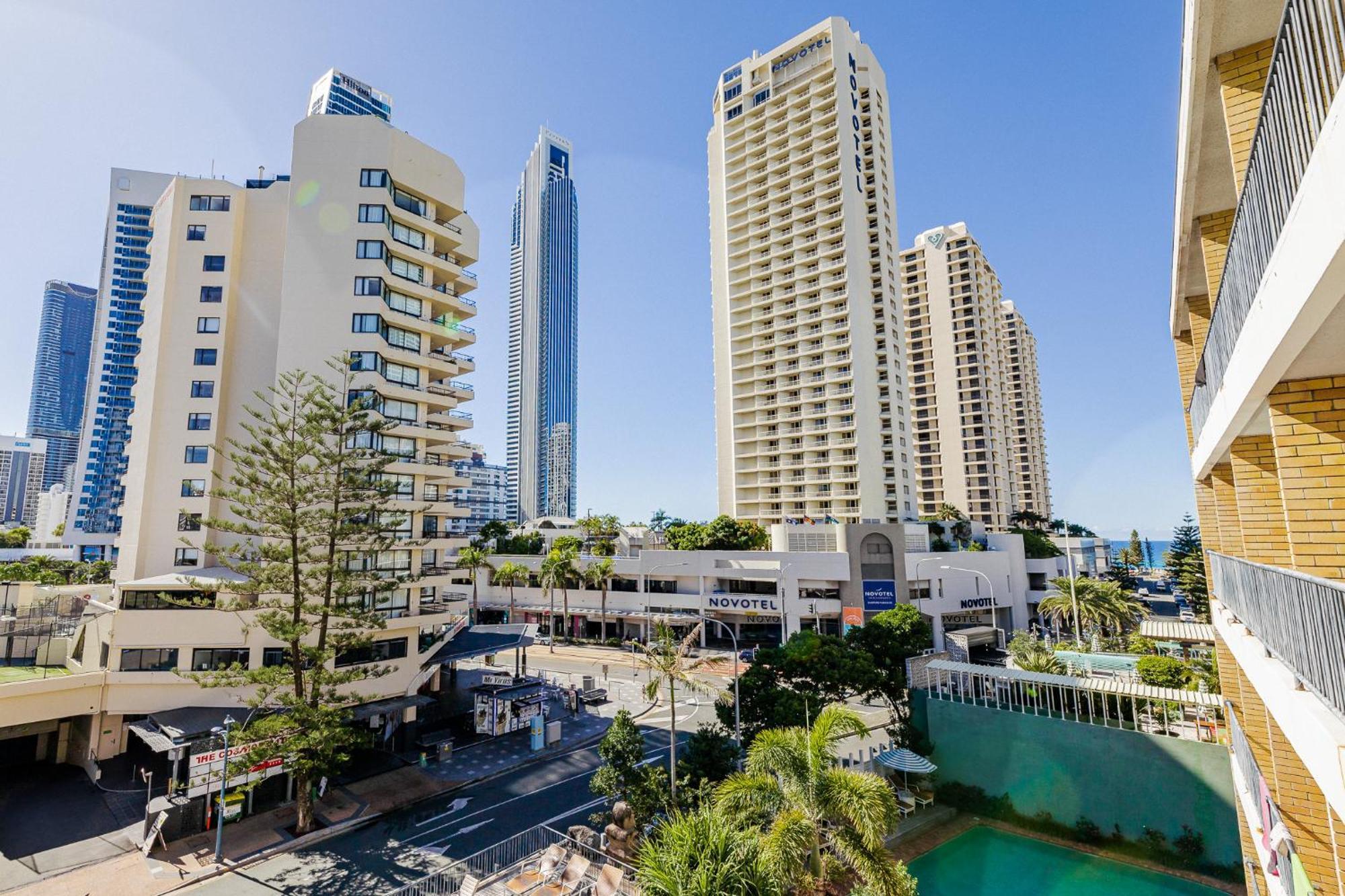 Bunk Surfers Paradise International Backpacker Hostel (Adults Only) Gold Coast Eksteriør billede