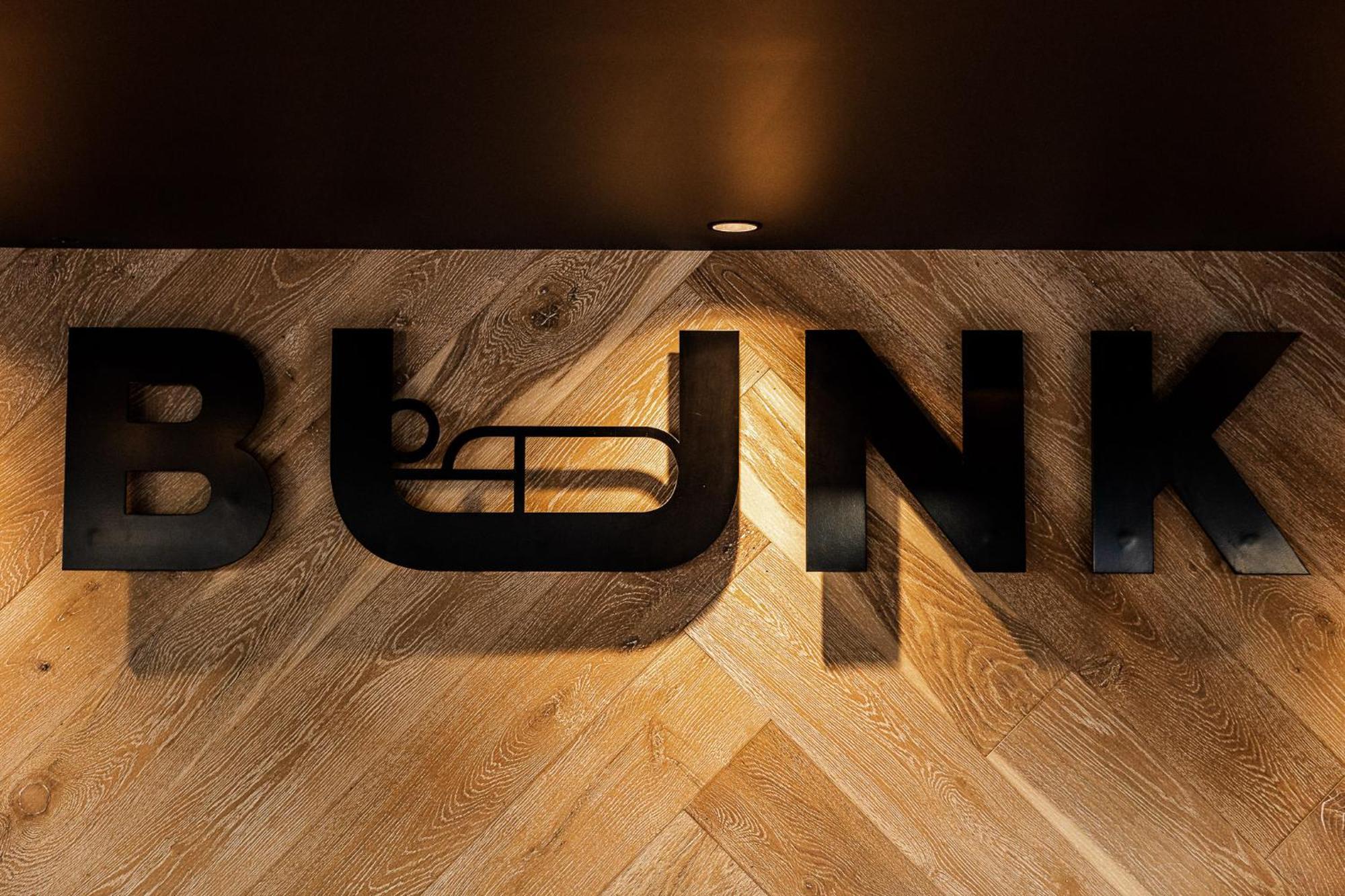 Bunk Surfers Paradise International Backpacker Hostel (Adults Only) Gold Coast Eksteriør billede
