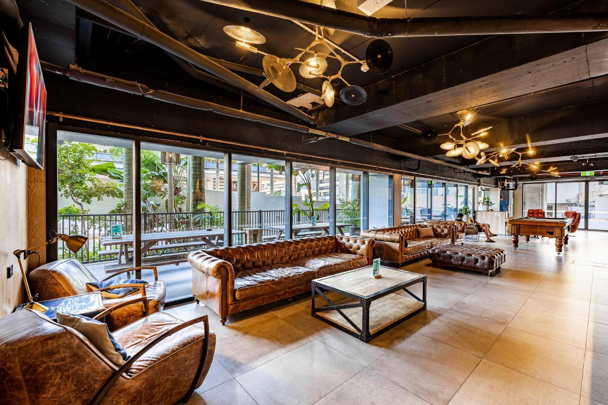 Bunk Surfers Paradise International Backpacker Hostel (Adults Only) Gold Coast Eksteriør billede