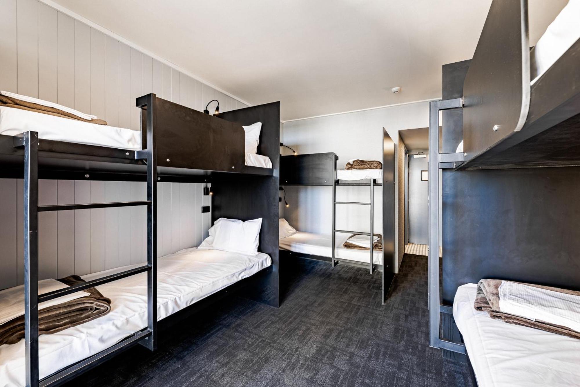 Bunk Surfers Paradise International Backpacker Hostel (Adults Only) Gold Coast Eksteriør billede