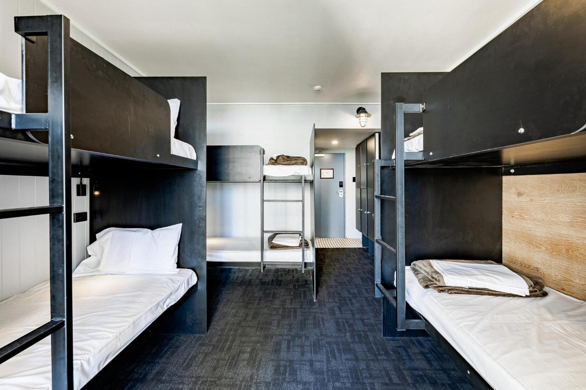 Bunk Surfers Paradise International Backpacker Hostel (Adults Only) Gold Coast Eksteriør billede