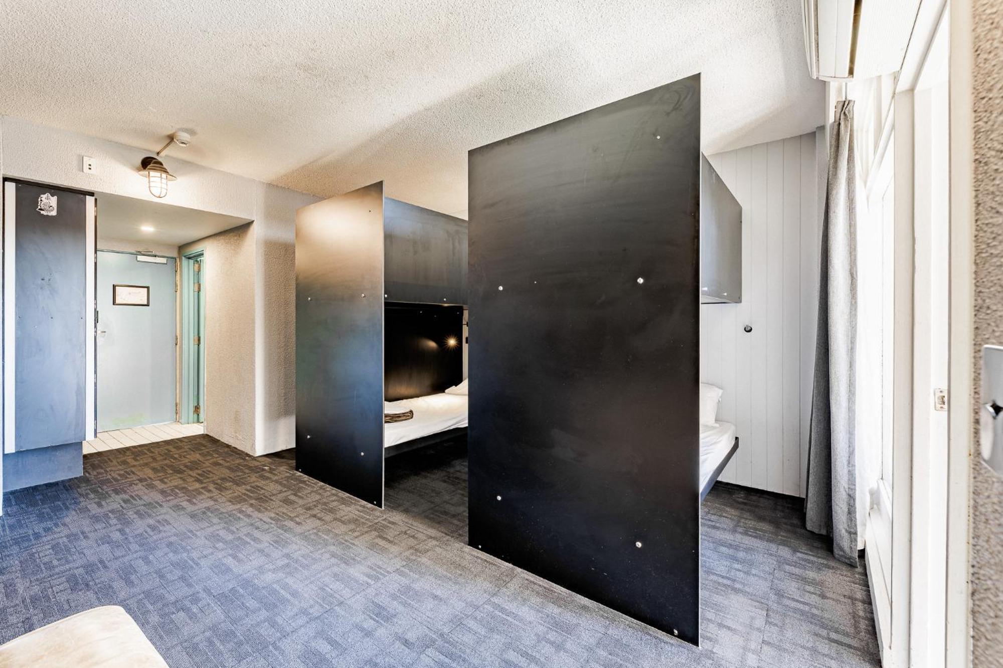 Bunk Surfers Paradise International Backpacker Hostel (Adults Only) Gold Coast Eksteriør billede