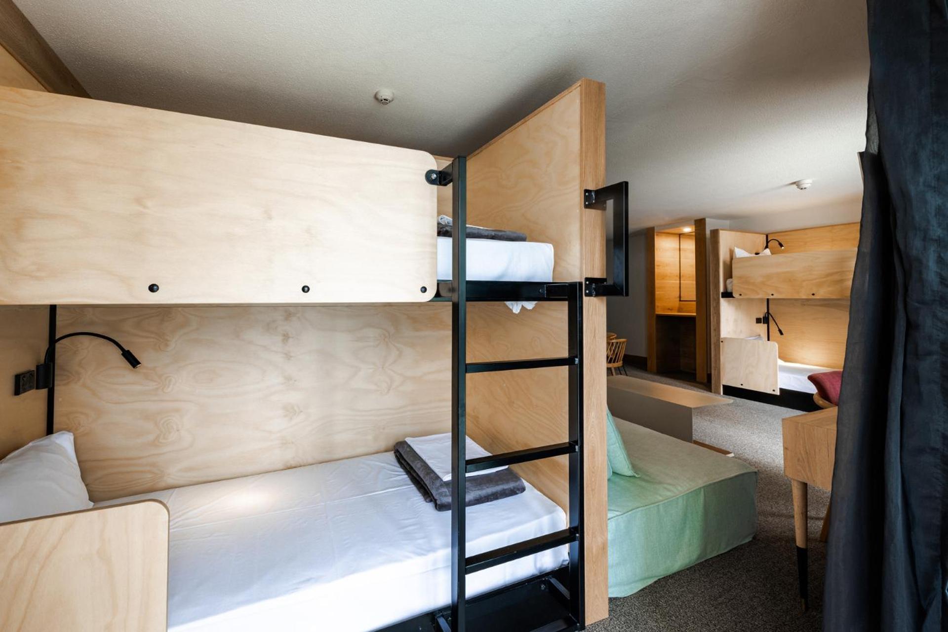 Bunk Surfers Paradise International Backpacker Hostel (Adults Only) Gold Coast Eksteriør billede