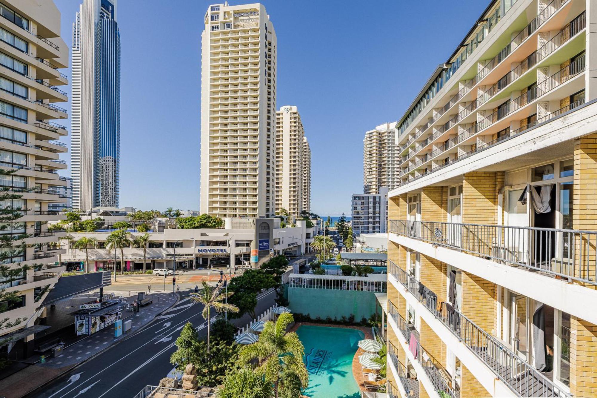 Bunk Surfers Paradise International Backpacker Hostel (Adults Only) Gold Coast Eksteriør billede