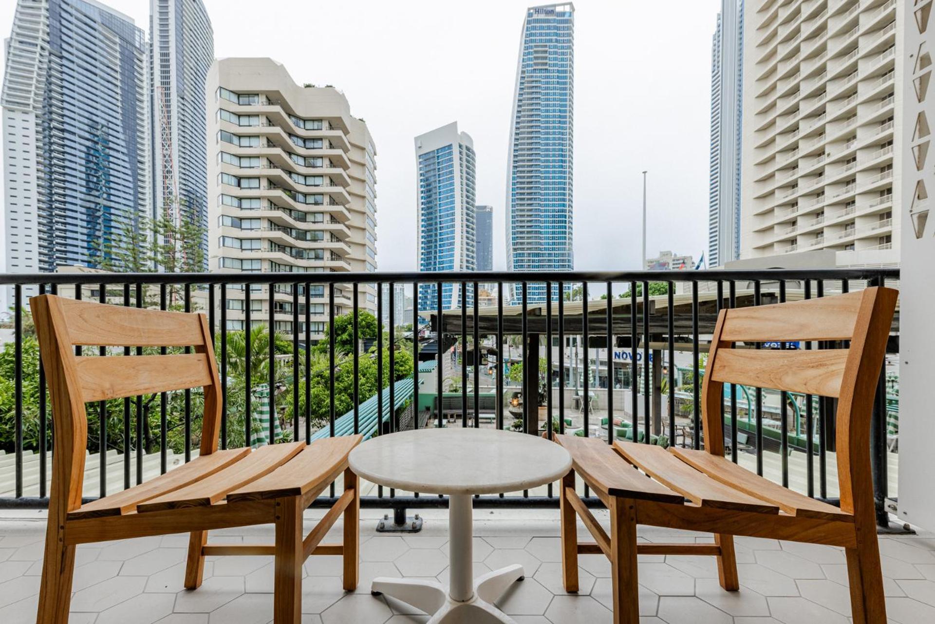 Bunk Surfers Paradise International Backpacker Hostel (Adults Only) Gold Coast Eksteriør billede