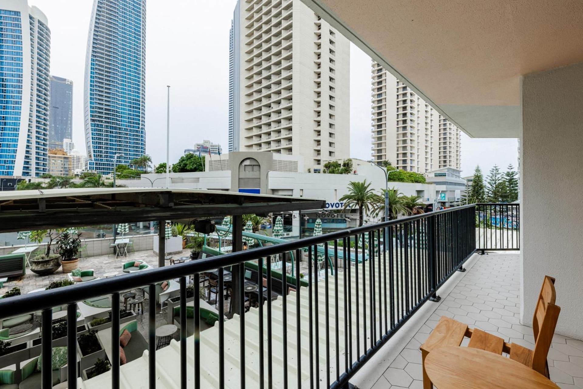 Bunk Surfers Paradise International Backpacker Hostel (Adults Only) Gold Coast Eksteriør billede