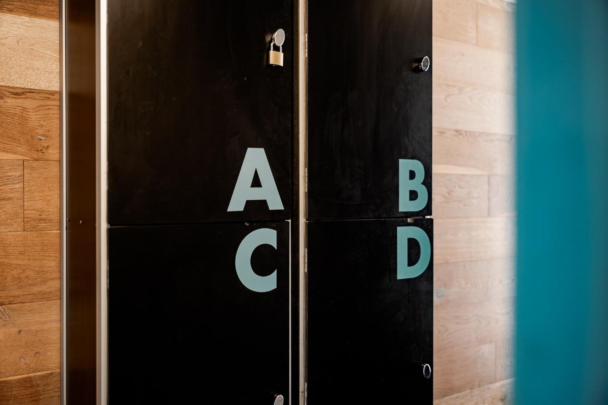 Bunk Surfers Paradise International Backpacker Hostel (Adults Only) Gold Coast Eksteriør billede