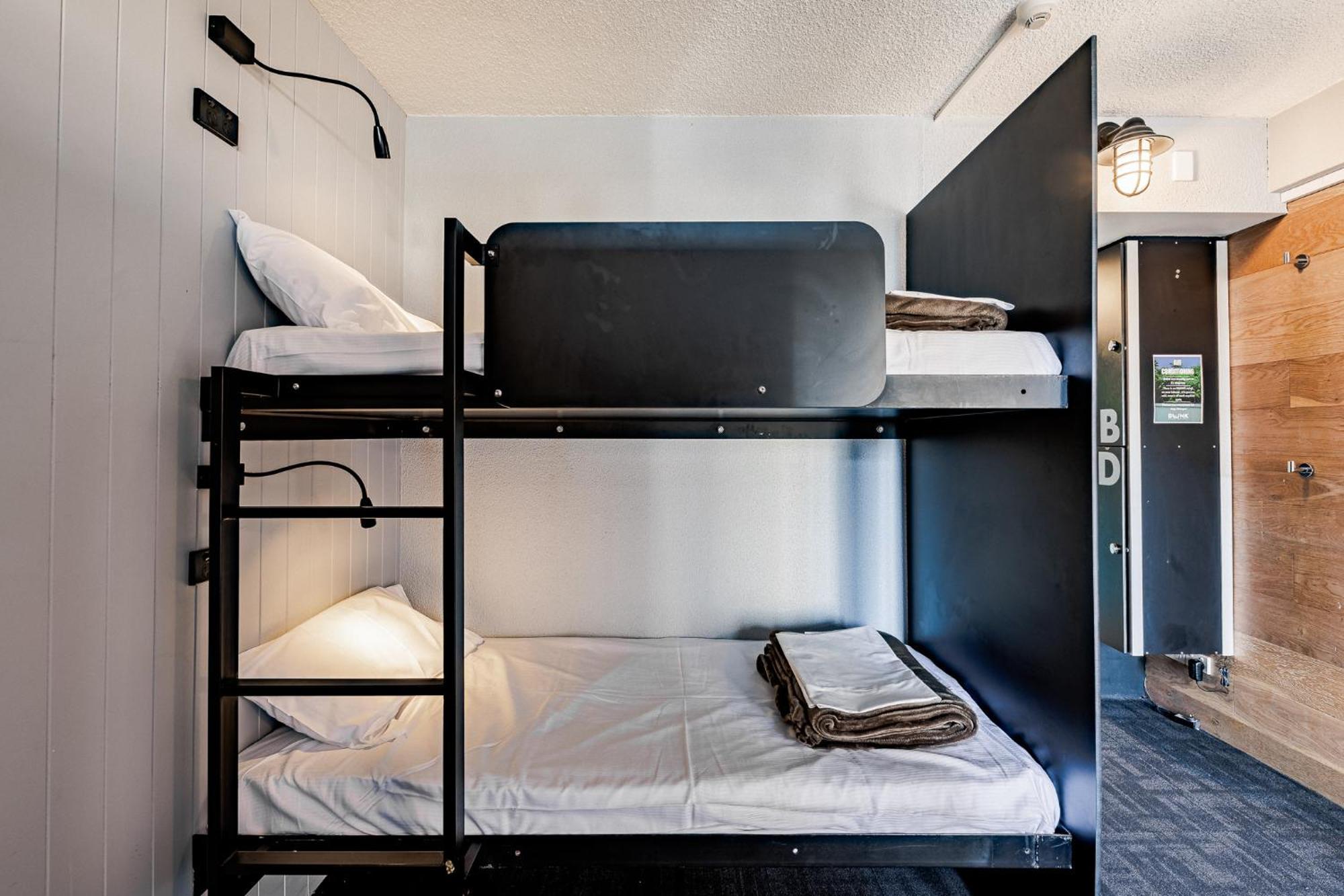 Bunk Surfers Paradise International Backpacker Hostel (Adults Only) Gold Coast Eksteriør billede